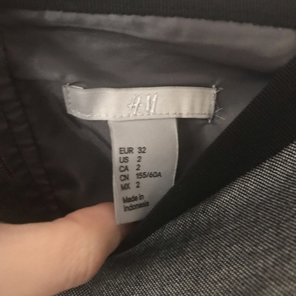 H&M mini skirt - Picture 5 of 6